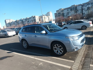 Mitsubishi Outlander foto 2