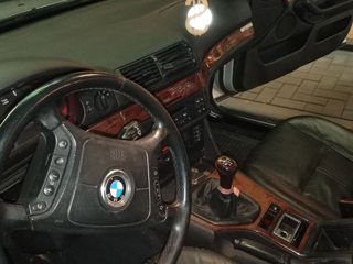 BMW 5 Series foto 5