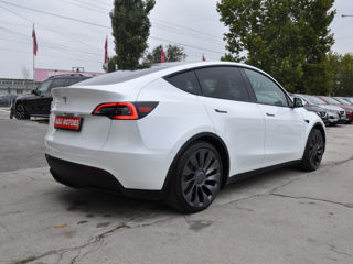 Tesla Model Y foto 5