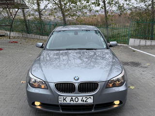 BMW 5 Series foto 2