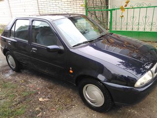 Ford Fiesta foto 2