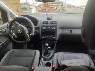 Volkswagen Touran foto 6