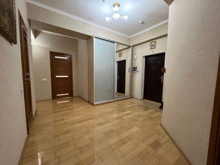 Apartament cu 3 camere, 133 m², Centru, Chișinău foto 4