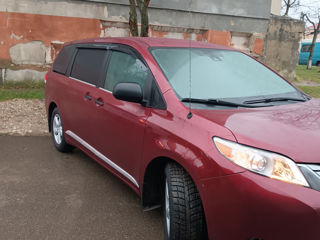 Toyota Sienna foto 2