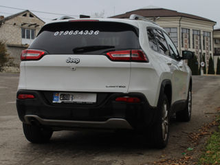 Jeep Cherokee foto 6