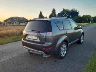 Mitsubishi Outlander foto 2