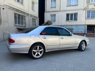 Mercedes E-Class foto 3