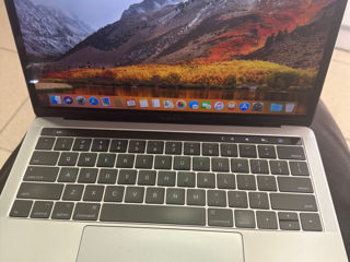 MacBook Pro 13 TouchBar (2017) intel i7 16ram-1tera ssd 3.5 procesorul. foto 1