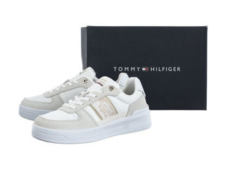 Новые оригинальные кроссовки Tommy Hilfiger foto 2