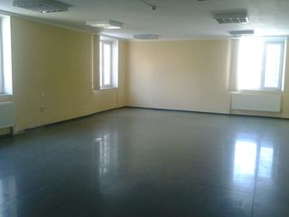 Vind 500 m2 open space in or. Nisporeni foto 4