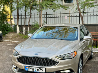 Ford Fusion foto 2