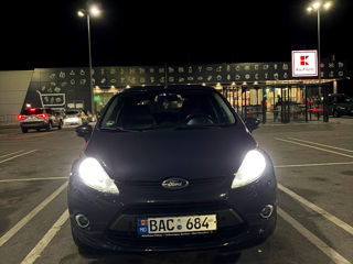 Ford Fiesta foto 2