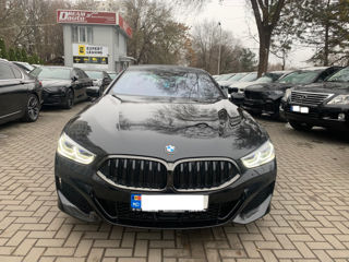 BMW 8 Series foto 1