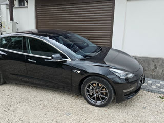 Tesla Model 3 foto 3