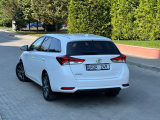 Toyota Auris foto 6