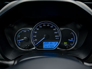 Toyota Yaris фото 9