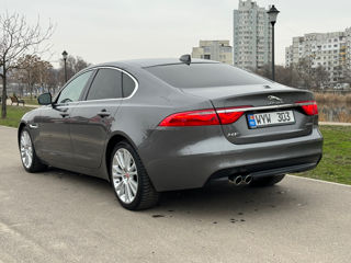 Jaguar XF foto 3