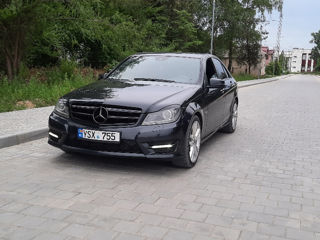 Mercedes C-Class foto 6