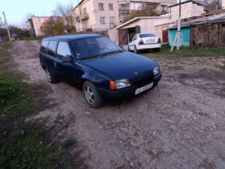 Opel Kadett foto 4