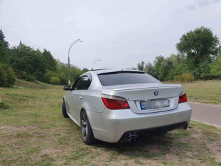 BMW 5 Series foto 5