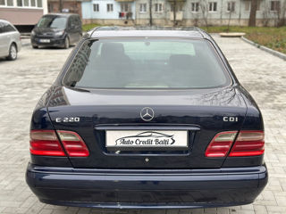 Mercedes E-Class foto 9