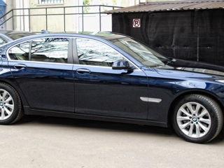 BMW 7 Series foto 3