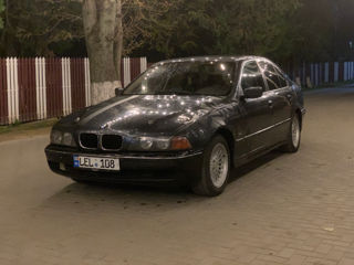 BMW 5 Series foto 6