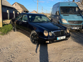 Mercedes E-Class foto 3