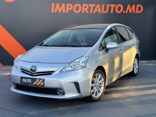 Toyota Prius v foto 1