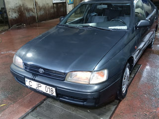 Toyota Carina foto 1