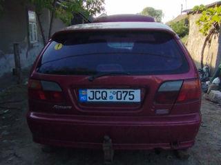 Nissan Almera foto 2