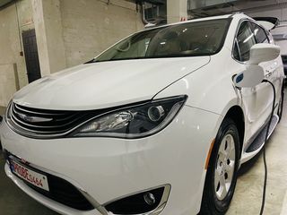 Chrysler Pacifica foto 1