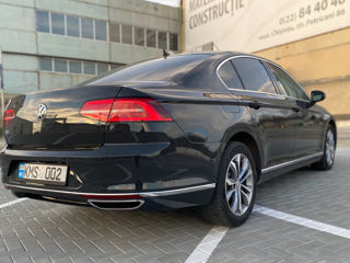 Volkswagen Passat foto 3