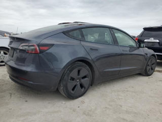 Tesla Model 3 foto 4