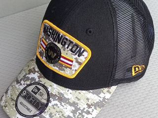 Washington Commanders New Era Salute To Service Trucker 9FORTY Snapback foto 5