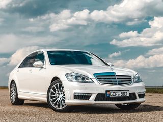 S Class W221 albe/negre (белые/черные) - 20 €/ora (час) & 110 €/zi (день) foto 6