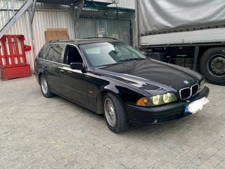 BMW 5 Series foto 3