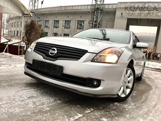 Nissan Altima foto 1