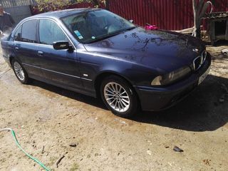 BMW 5 Series foto 1