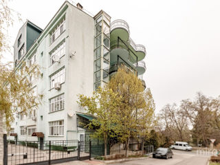 Apartament cu 5 camere sau mai multe, 348 m², Buiucani, Chișinău foto 10