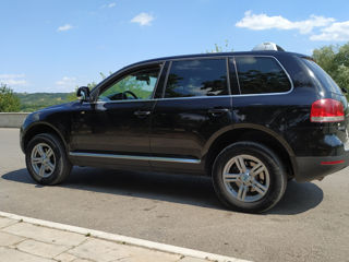 Volkswagen Touareg foto 1