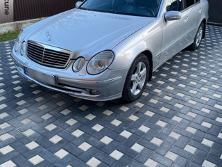 Mercedes E-Class foto 1