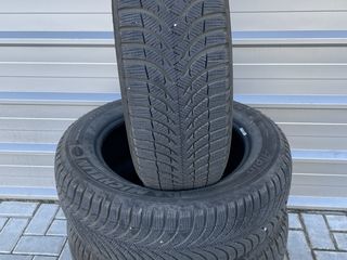 Michelin Alpin 215 60 R17 foto 1