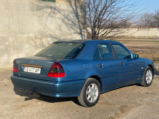 Mercedes C-Class foto 7