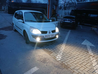 Renault Grand Scenic foto 9