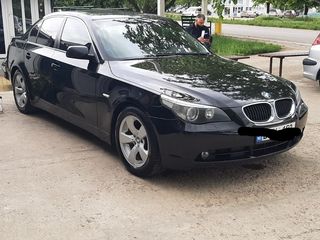 BMW 5 Series foto 4