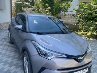 Toyota C-HR foto 2