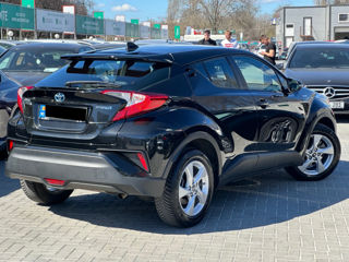 Toyota C-HR foto 3