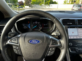 Ford Fusion foto 10