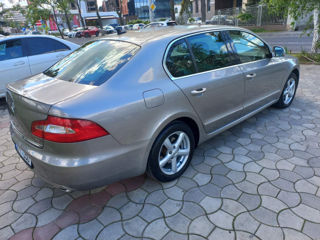 Skoda Superb foto 2